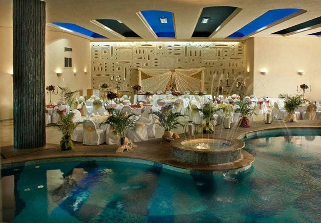 Blue Waters Hotel