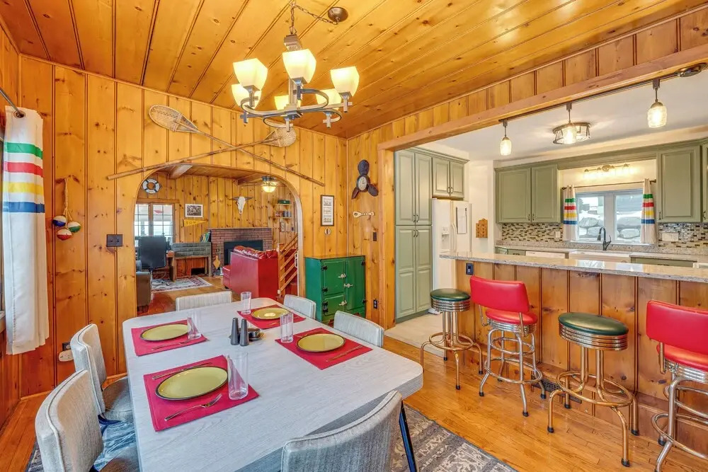 Family-friendly Lake Waubesa Home: Boat + Swim!