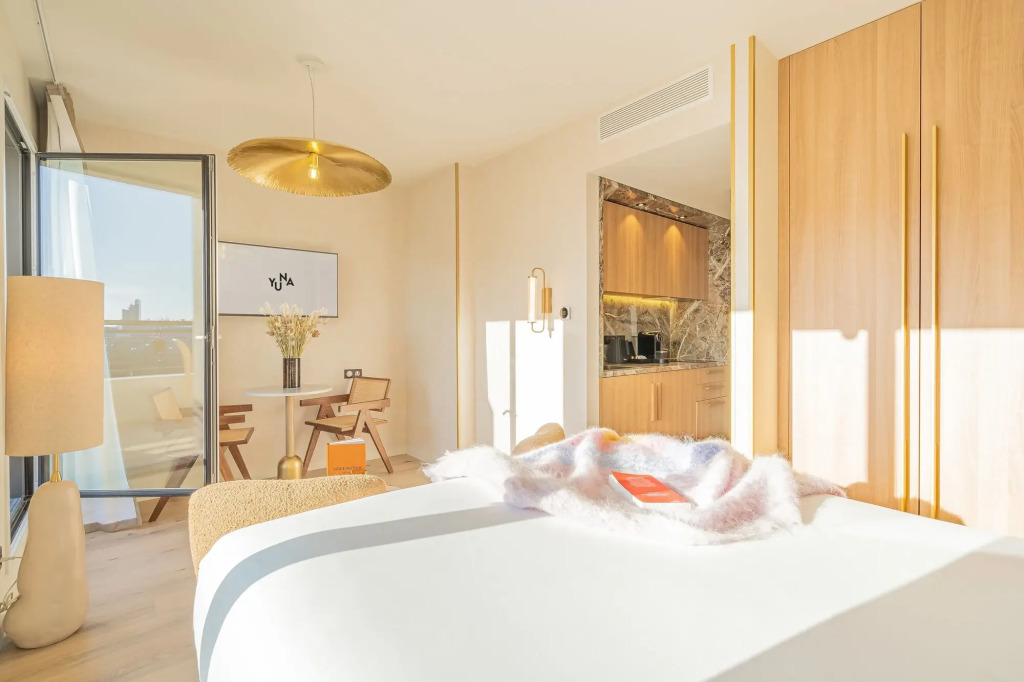 Yuna Porte-Maillot - ApartHotel