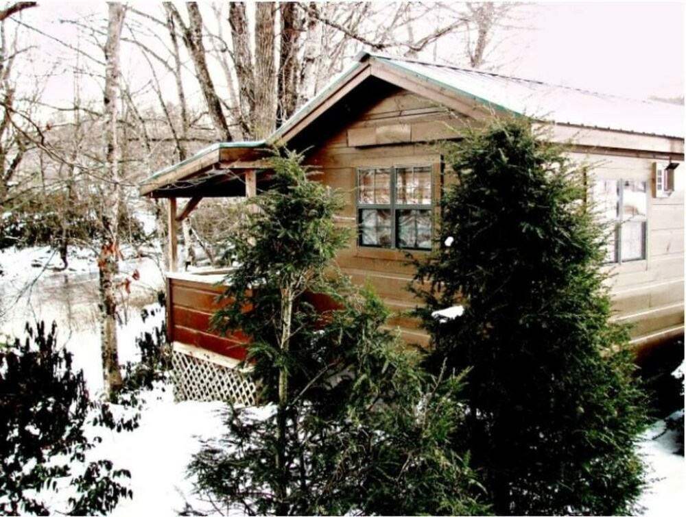 Linville River Log Cabins
