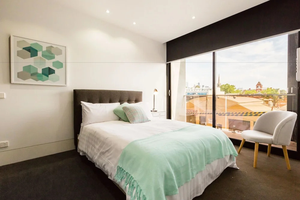 RENEE, 4BDR North Melbourne House