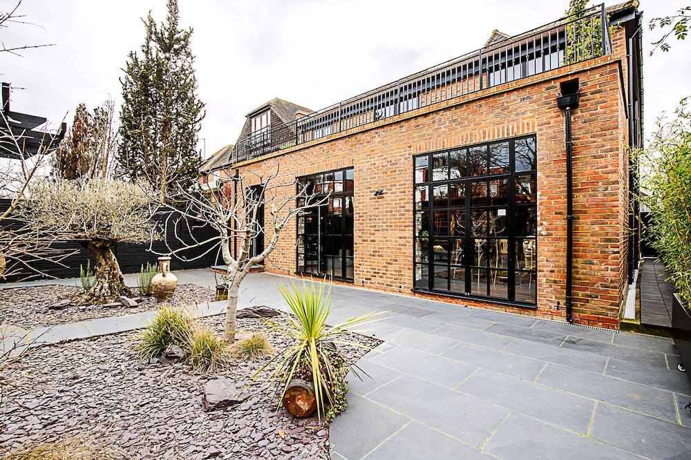 Stunning 5 Bed House in Willesden Green!