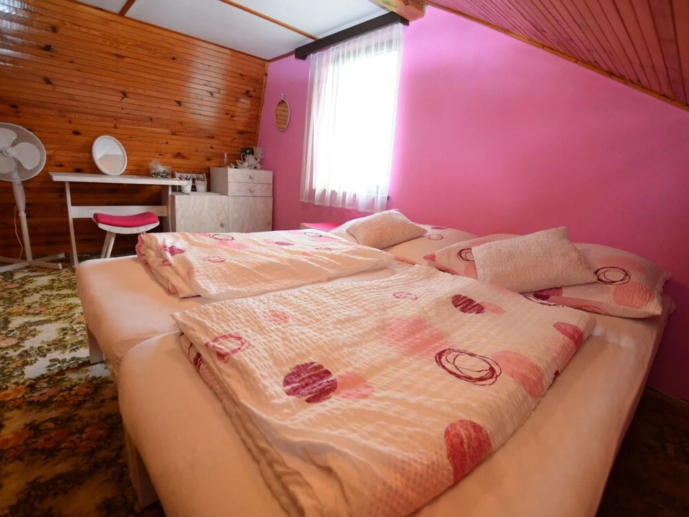 Cozy Chalet in Pilsen With Swimming Pool, Garden, Balcony
