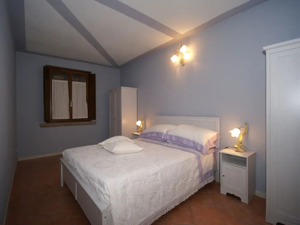 Snug Apartment in Monticelli Brusati near lake Iseo