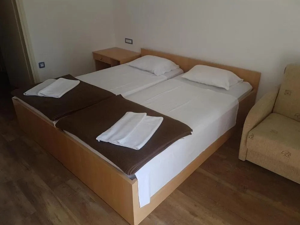 Hostel Erks