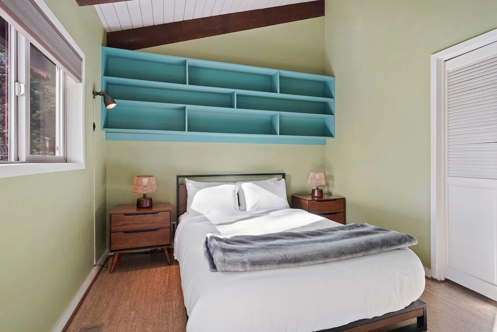 Pet-Friendly Pine Knoll Private Home with Hot Tub and Fire Pit by RedAwning