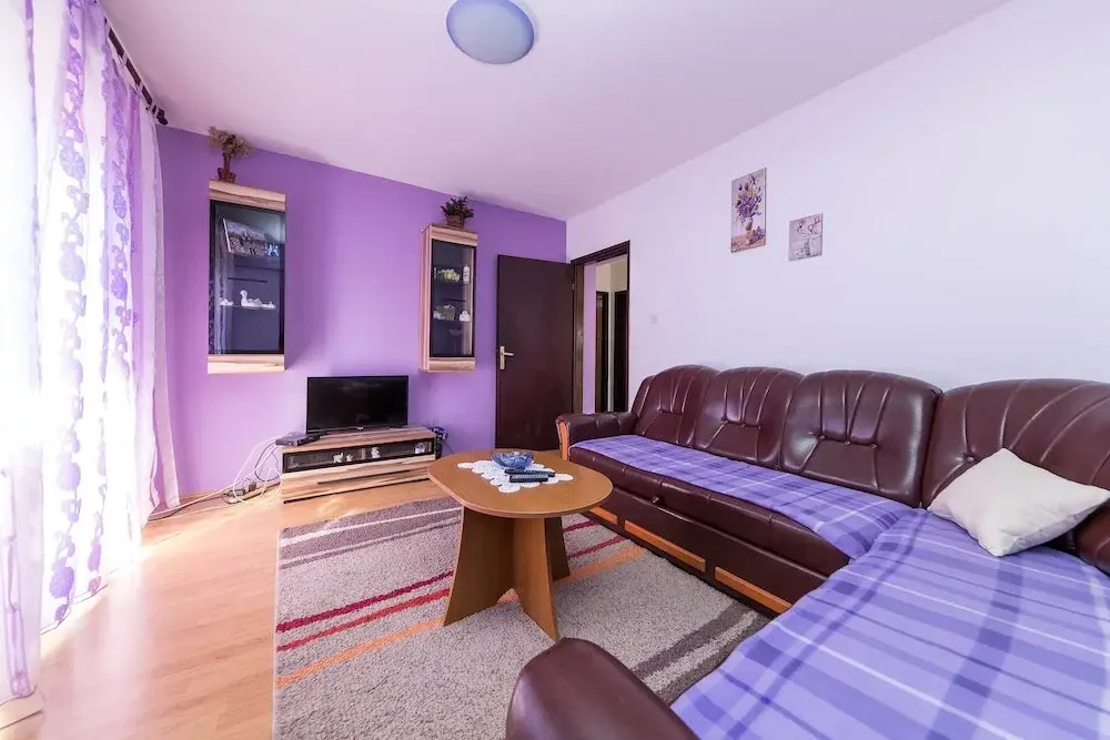 Apartment Eni