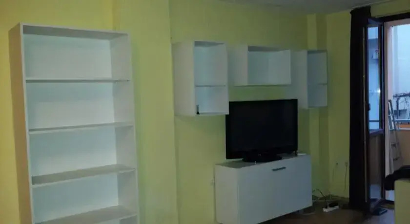 Yana Apartments
