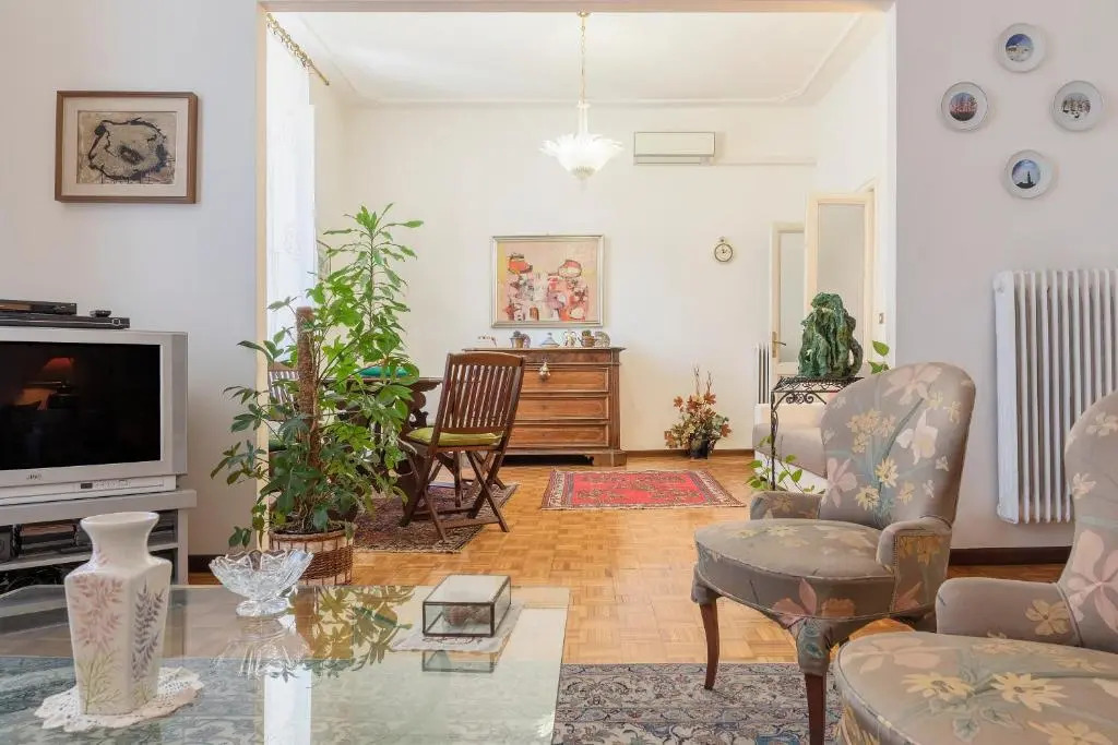 Flower'S Market Apartment - Charme Homes
