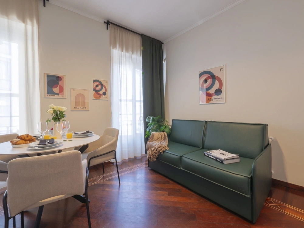 Corso Venezia - Elegant 1 BR apt With Shared Rooftop Terrace in the Heart of Milan