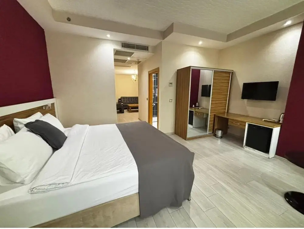 Mira Blue Hotel