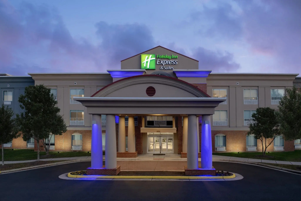 Holiday Inn Express & Suites Alexandria - Fort Belvoir by IHG