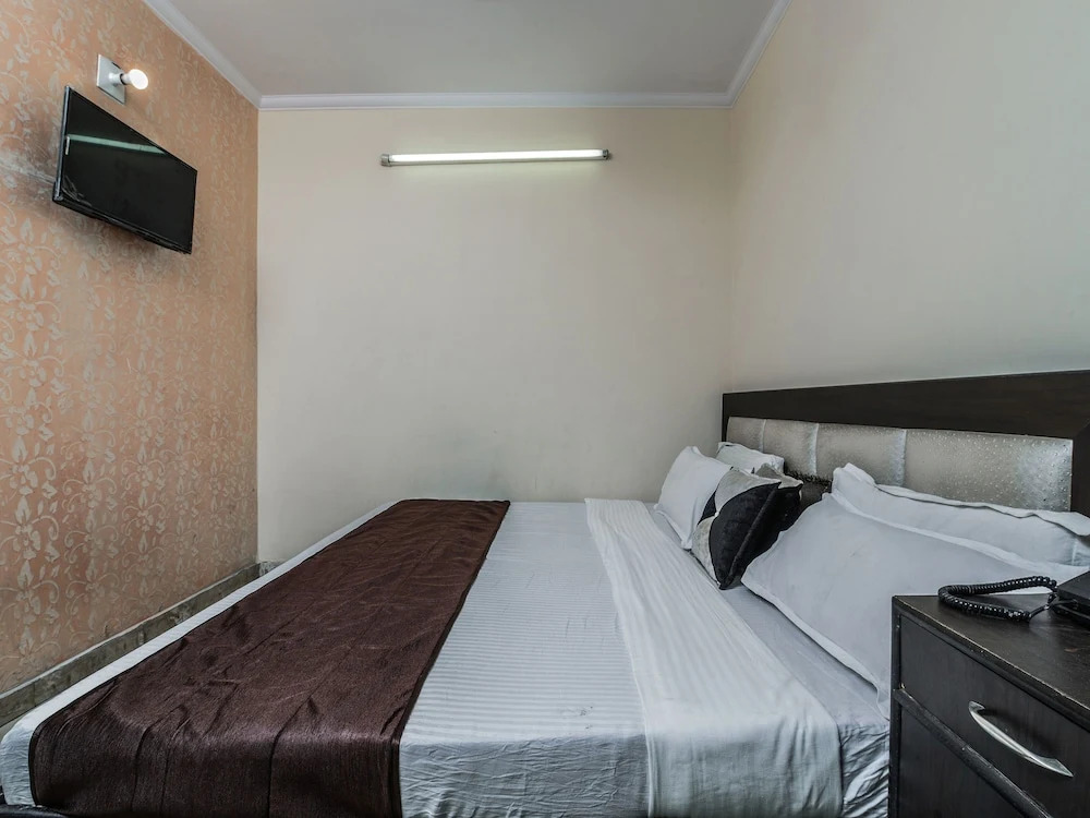 Hotel Grand Inn By OYO Rooms