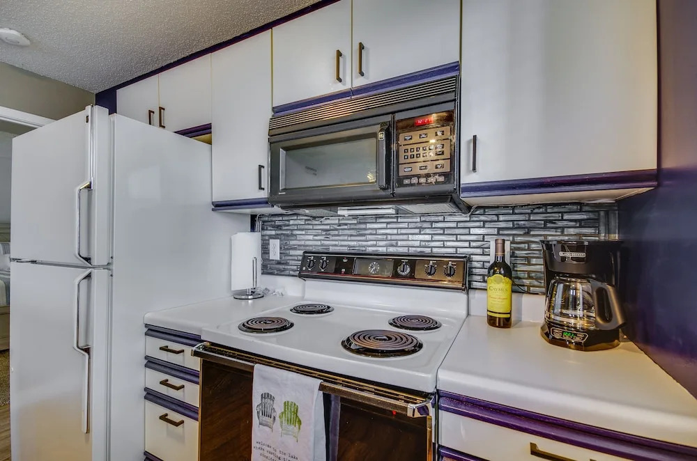 Osage Beach Condo w/ Private Deck & Lake Views!