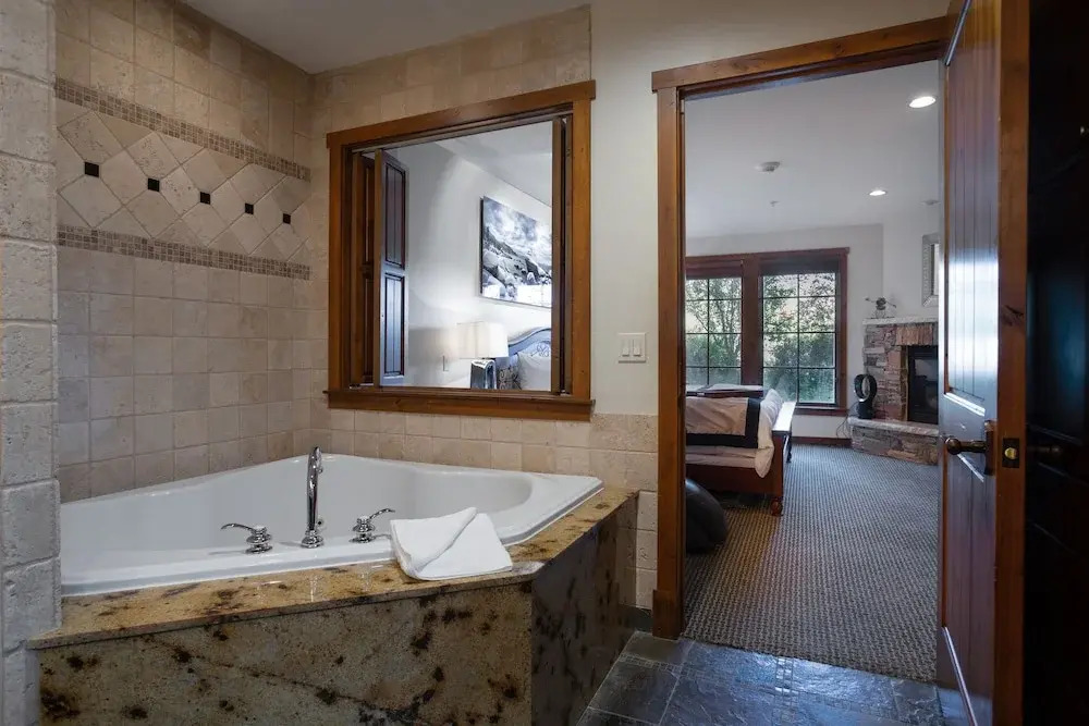 Silver Baron Lodge 1 Condo Bedroom with Spa by Deer Valley Resort