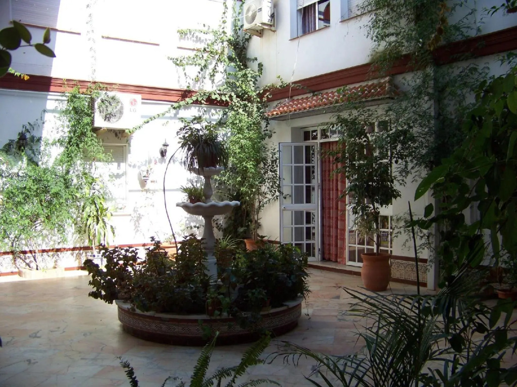Hostal El Lirio
