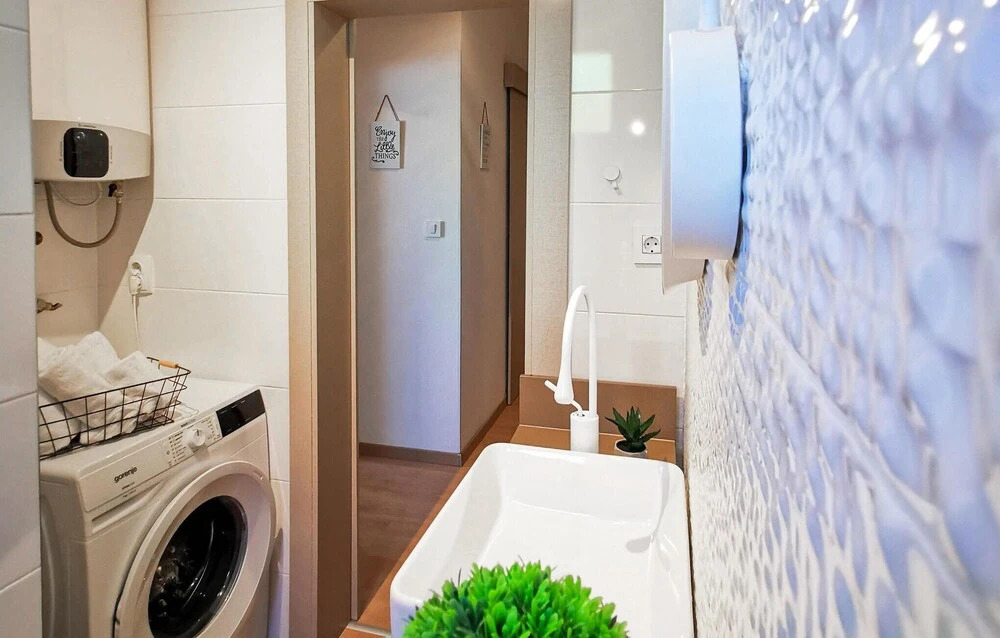 Amazing Apartment in Liznjan With Wifi and 2 Bedrooms