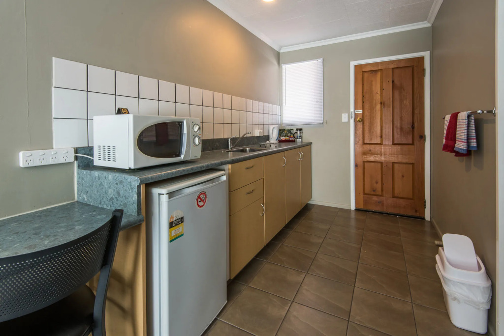 Manuka Crescent Motel