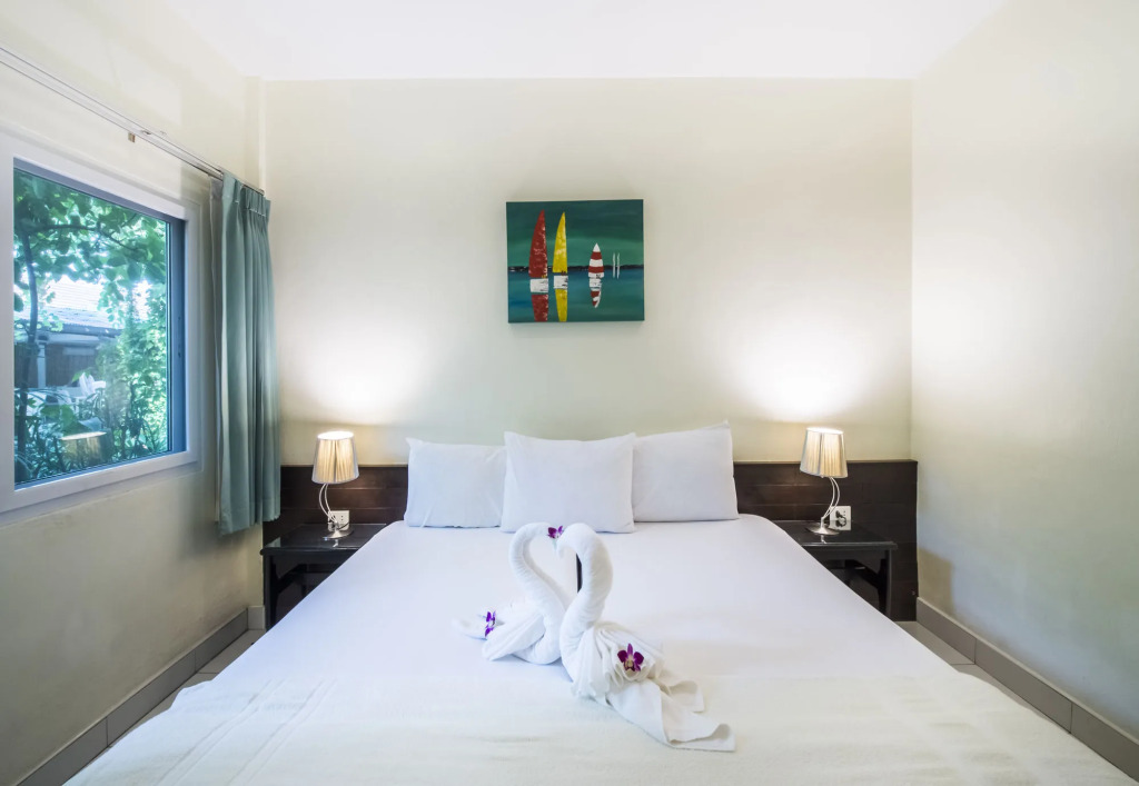 Lokal Phuket "Former K-Hotel" - SHA Extra Plus