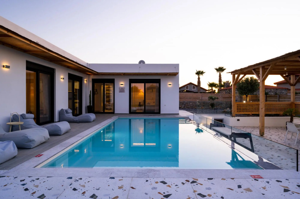 Sardines Luxury Villa 2
