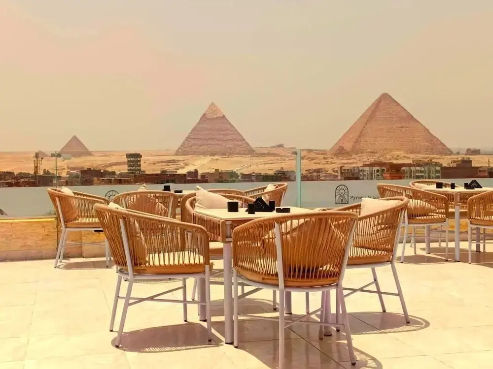 Pyramids sun temple view Inn