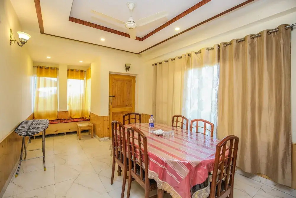 OYO 12187 Home LuxuryHill View 2BHK Villa Kasauli