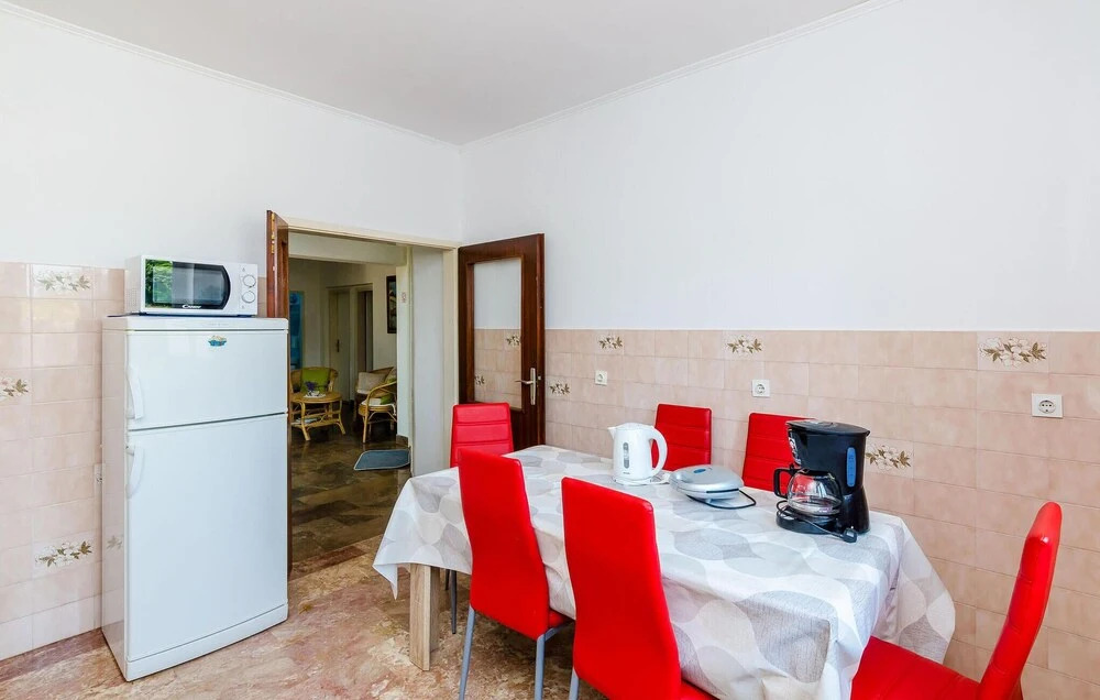 Stunning Home In Broce With Wifi
