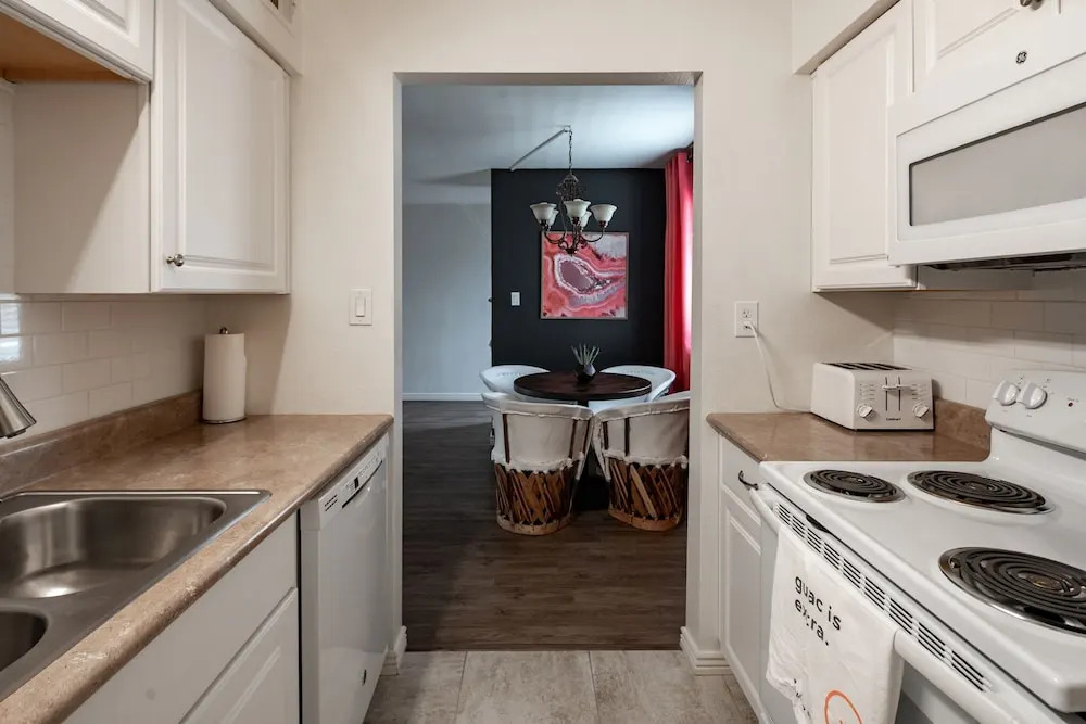 WanderJaunt Henley 1BR Scottsdale