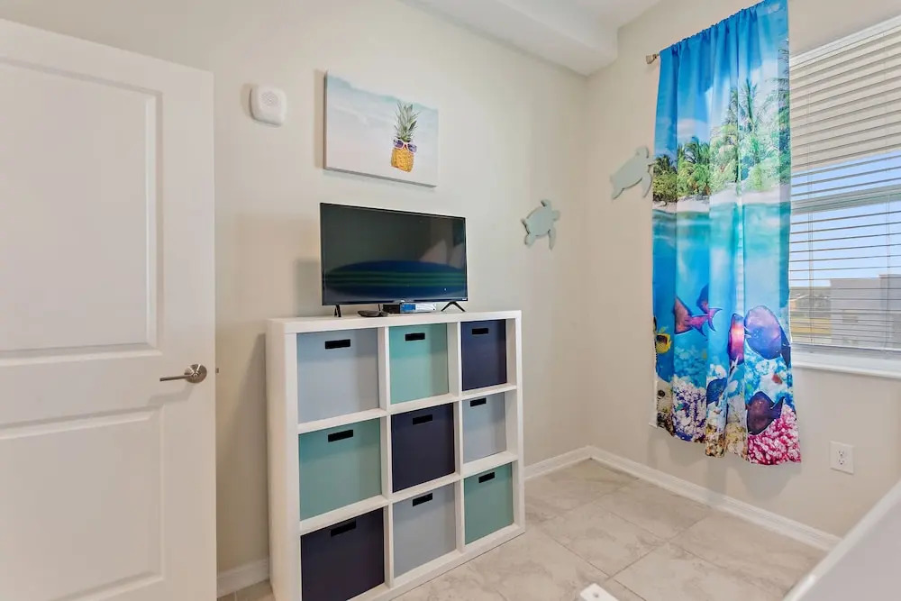 2bd Top Floor Condo Overlooking Pool by Shine Villas