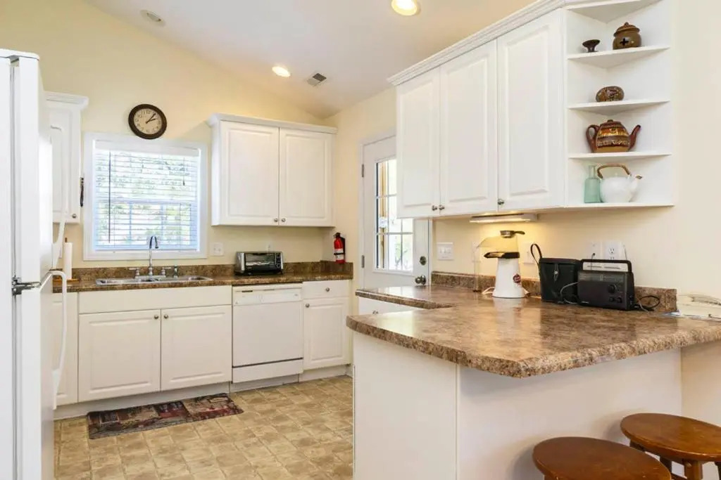 Island Delight by Oak Island Accommodations