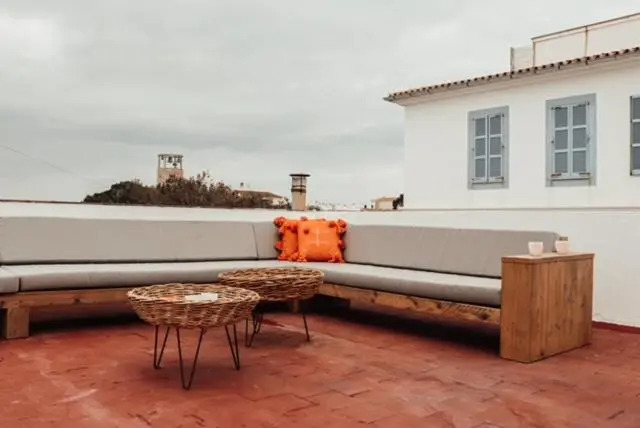 Catalina Beach House by Cassai