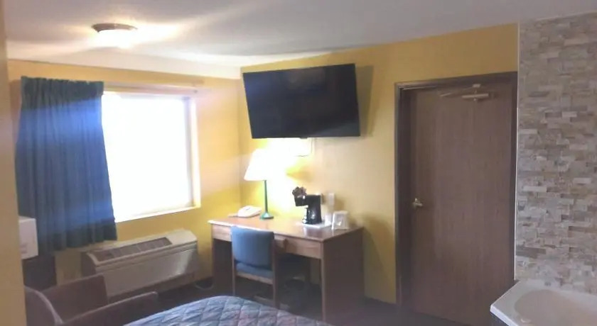 Travelodge by Wyndham Rapid City - Black Hills