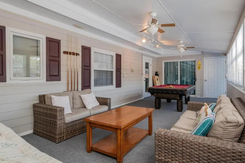 Barbee Beach House by Oak Island Accommodations