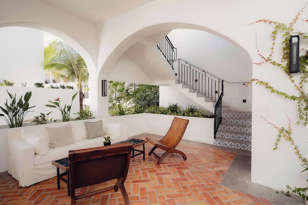 Tropicana Inn
