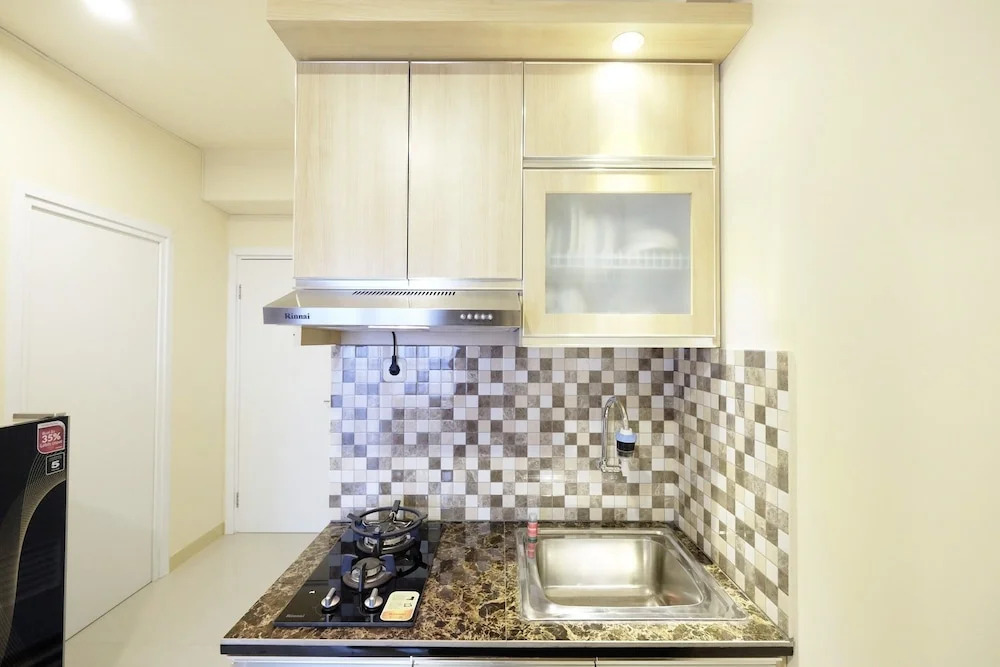 Clean And Tidy Green Pramuka Apartement