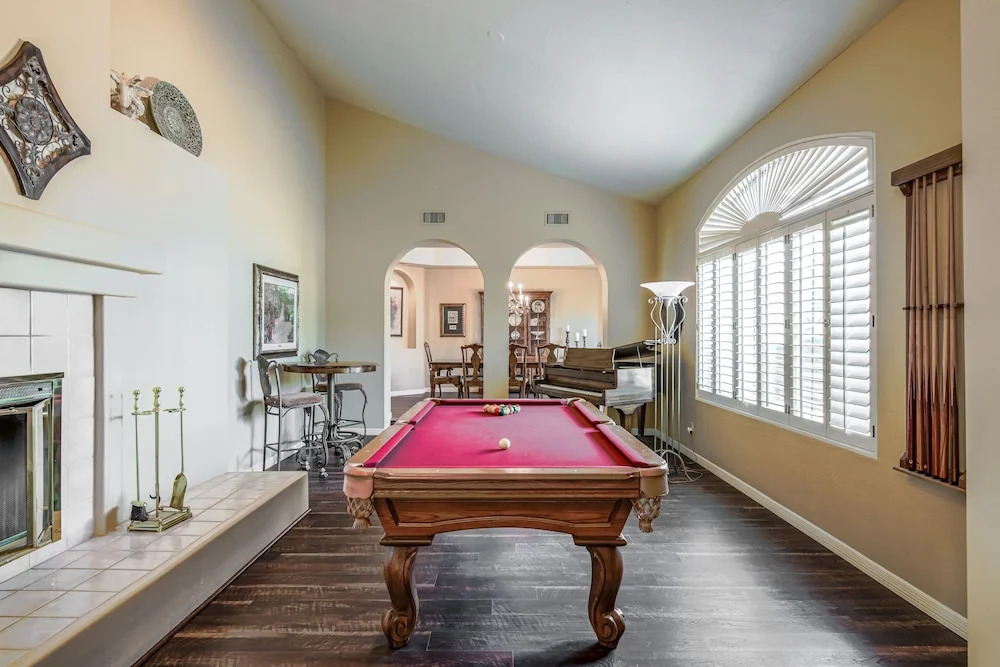 New Listing! Expansive W/ Pool & Spa 5 Bedroom Home
