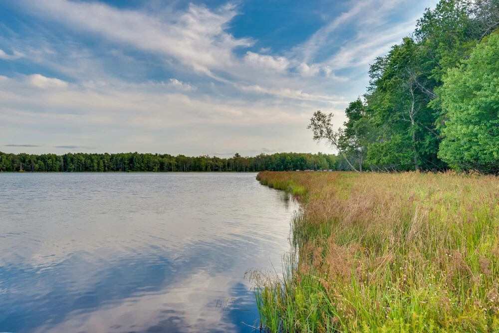 Pocono Lake Retreat w/ Fire Pit: Near Beach!