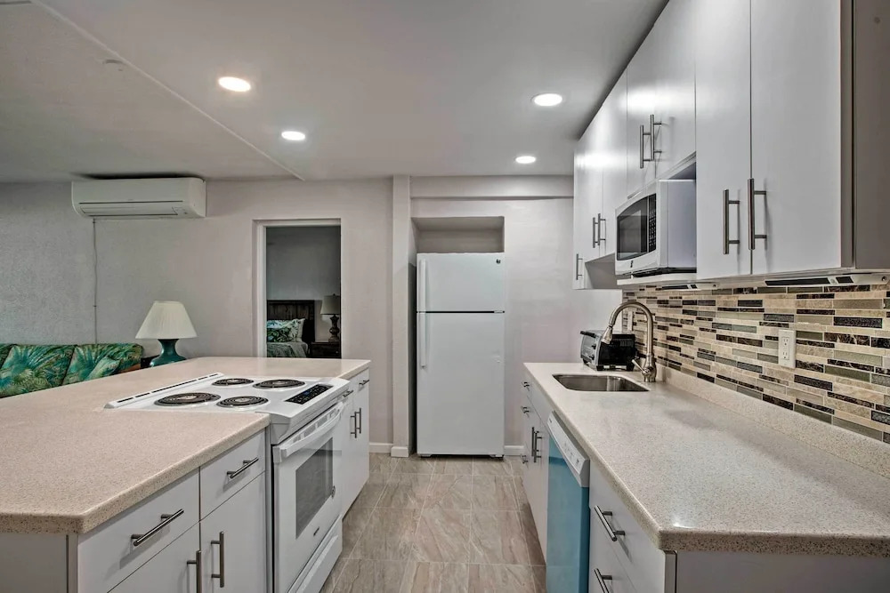 Beachfront St Croix Condo w/ Pool + Lanai!