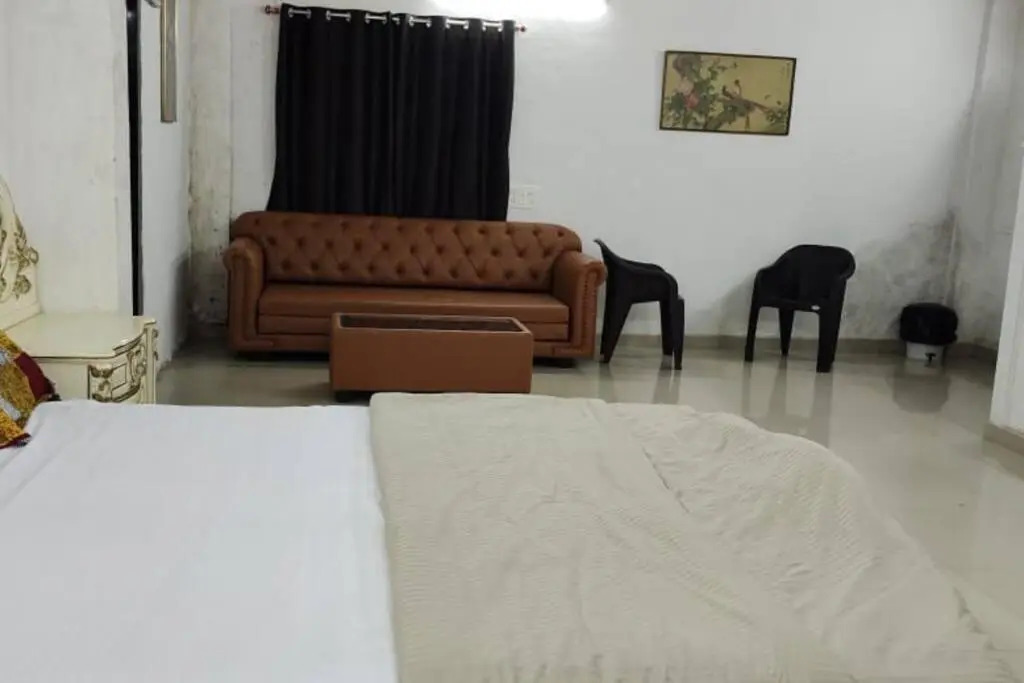 Hill View Residence Room no 7 Top floor City Homes