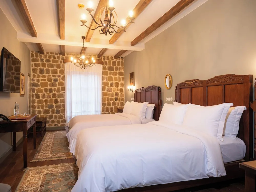Vila Ebel Hotel Pool & Spa