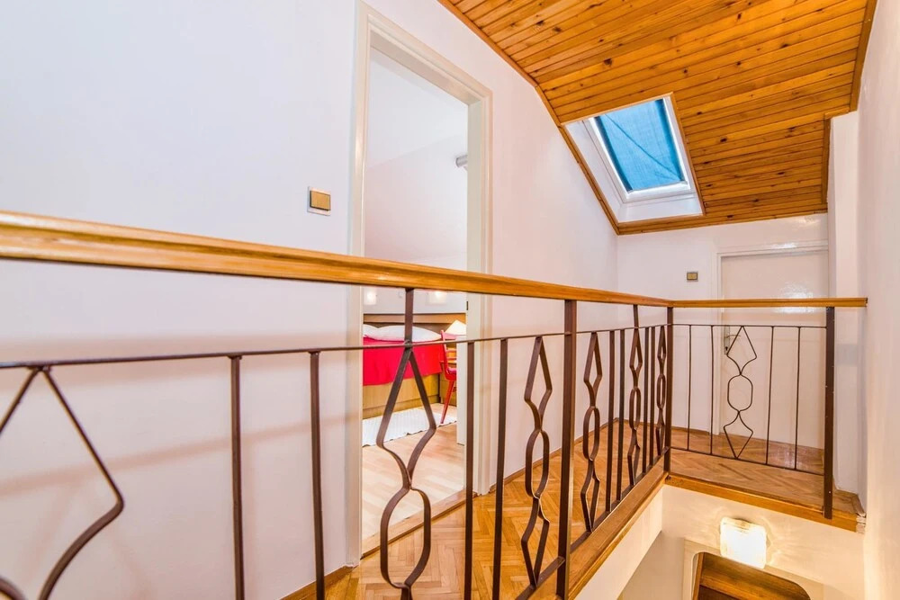 Apartments Paliaga