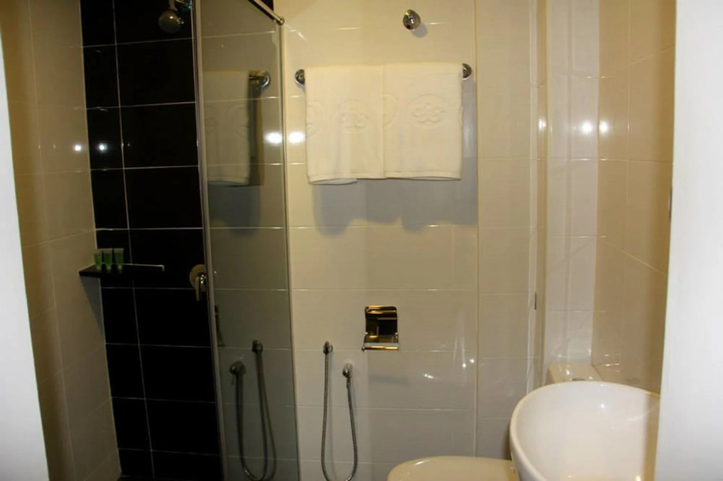 906 Premier Hotel