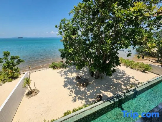 Luxury Beachfront AMANA Villa 4 Br at Ta-Ke Residence A