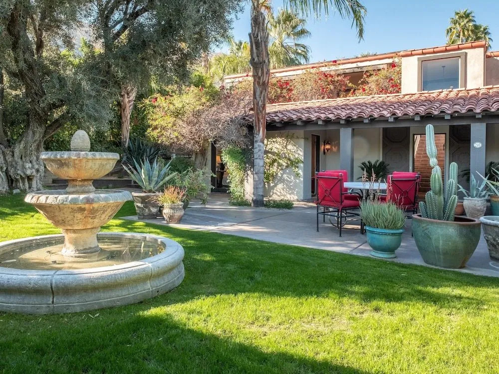 Villa Carmelita - The Sonny & Cher House
