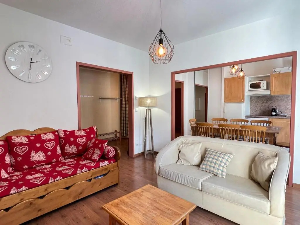Grand T3 centre Cauterets 6 à 8 pers. WIFI. Balcon