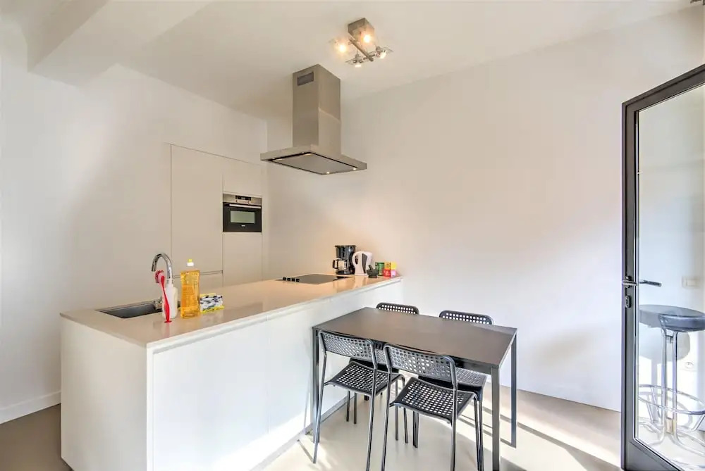 Family Retreat With Balcony in Meir
