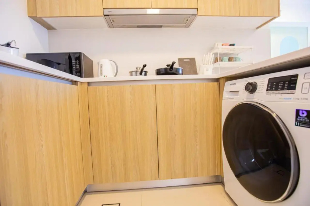 Georgetown High Floor Luxury 3BR Suite