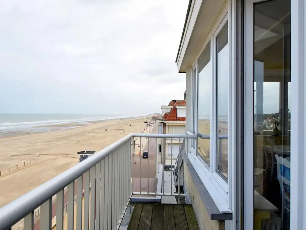 Seaview Stay w/ Parking