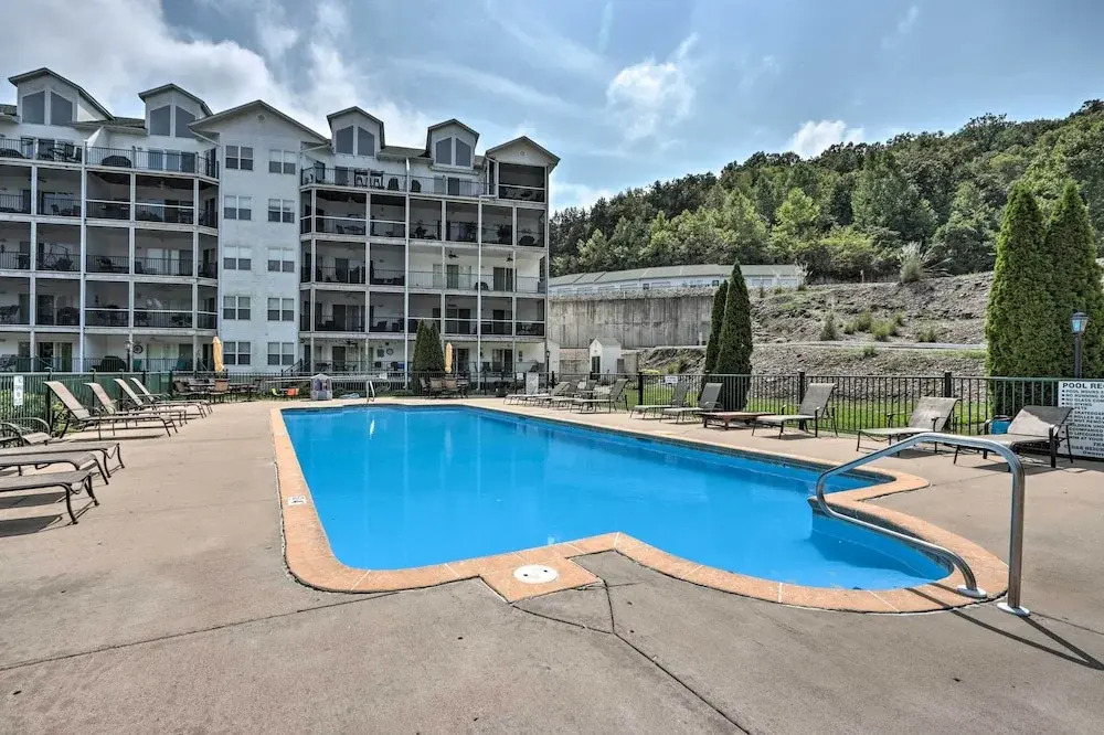 Balcony & Seasonal Pool: Lakefront Ozark Condo