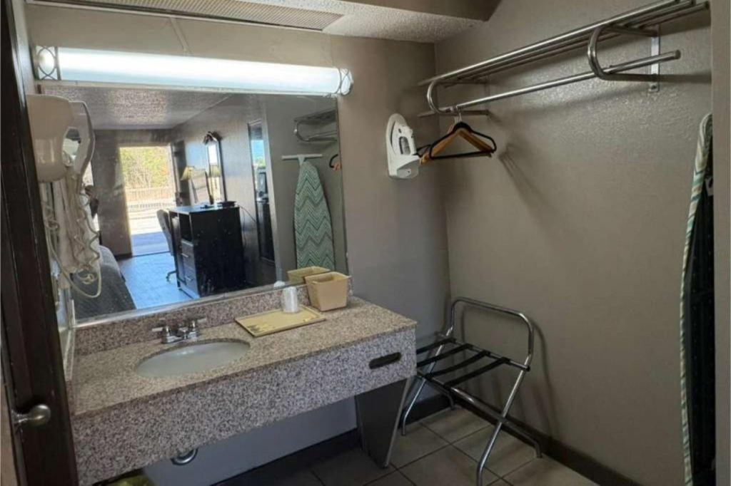 Americas Best Value Inn